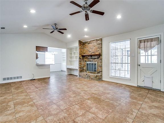 4th image of 615 Little Creek Dr