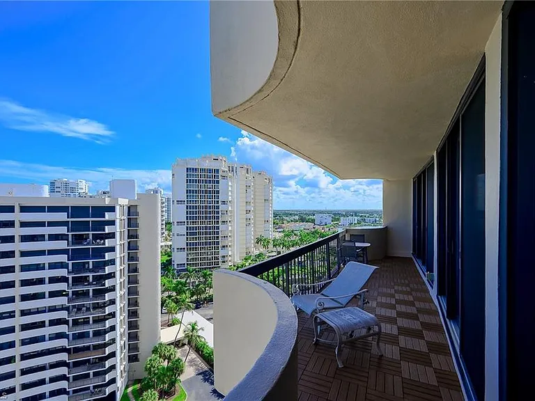 4001 Gulf Shore Blvd N #Penthouse 8 — Photo 19
