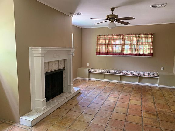 4th image of 3131 Dogwood Ln