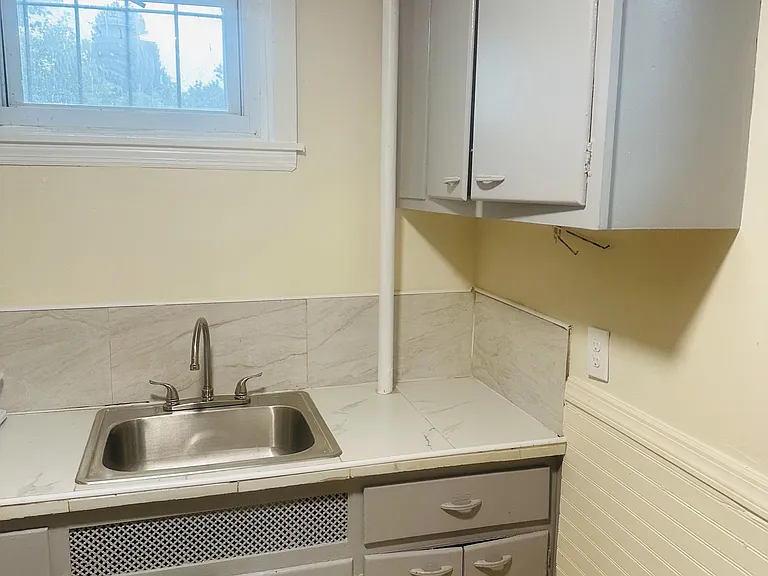 367 Fairview Ave — Photo 3
