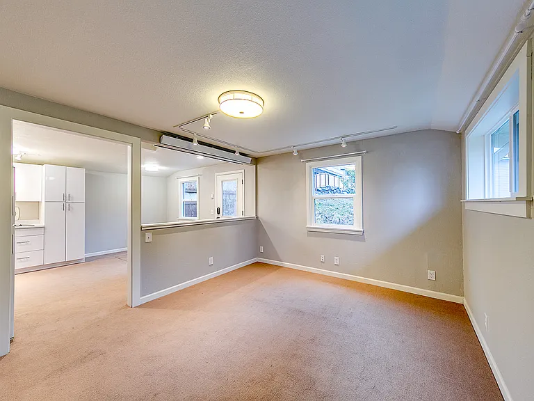 1140 Wing Point Way NE #B — Photo 15