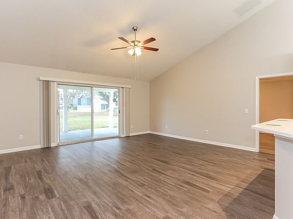 4th image of 310 Lake Bluff Ct
