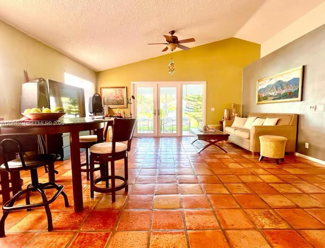 Forest Ridge Cluster Home — Photo 3
