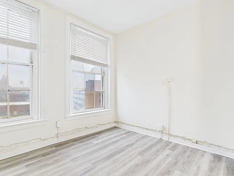 Flats at 14th — Photo 10