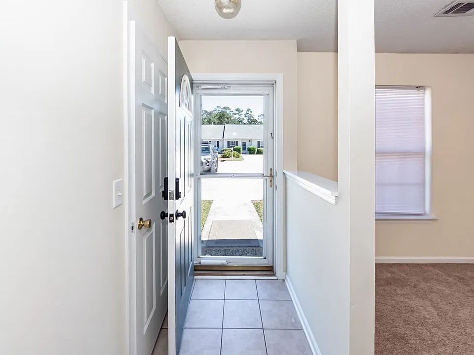 1621 Dexter Ln