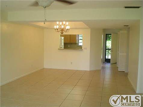 5th image of 327 Southwind Dr APT 302