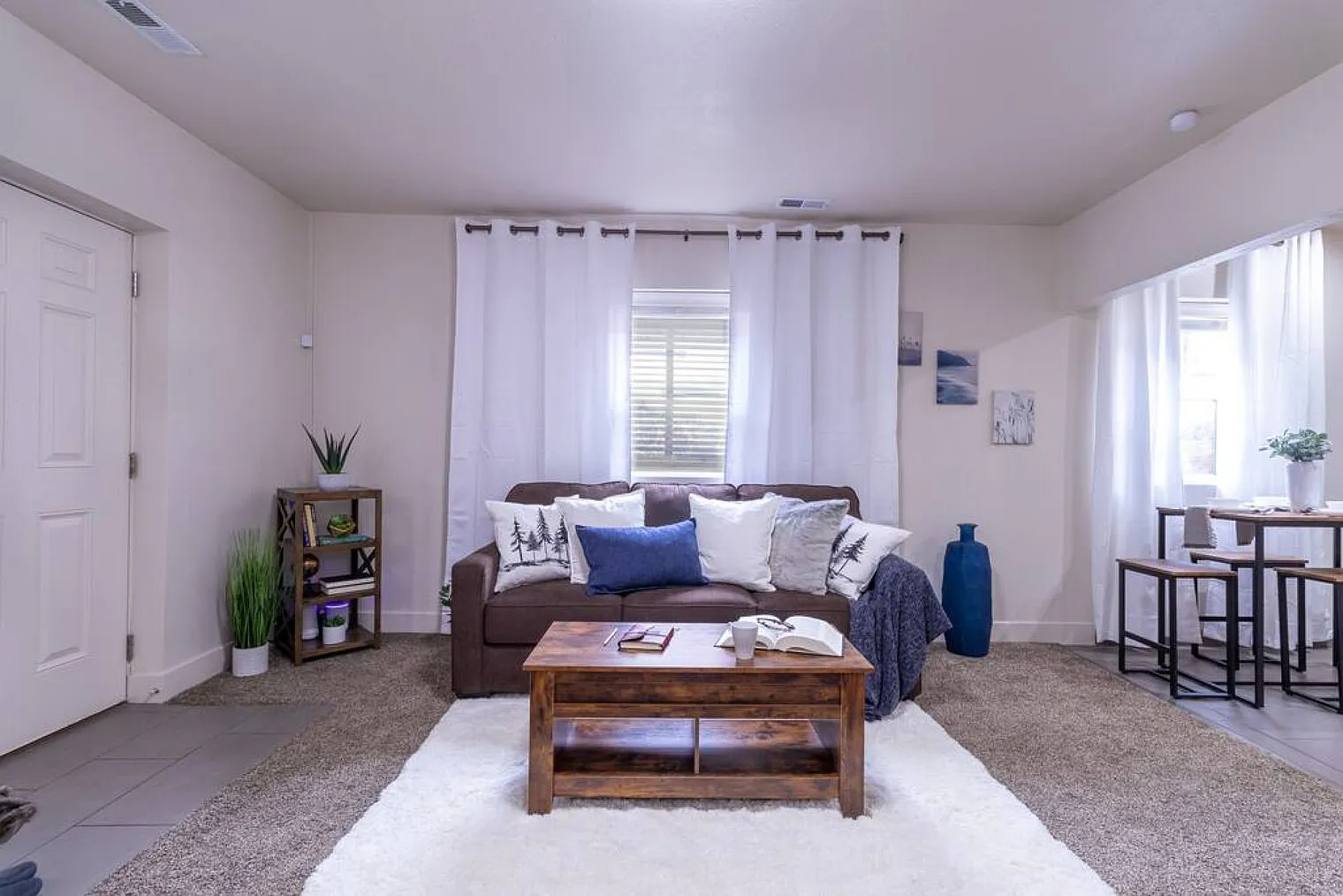 1 bed, 1.0 bath, 624 sqft, $2,121 — Photo 3