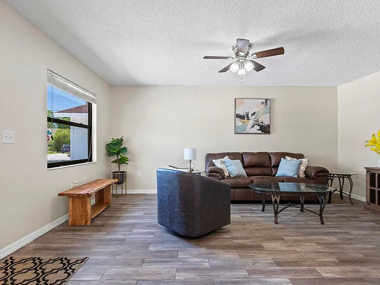 1 Brittany Ln #C — Photo 11