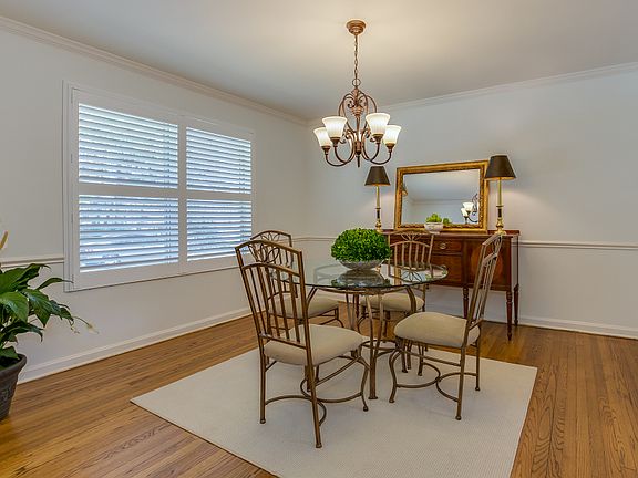3rd image of 4303 Silverwood Ln