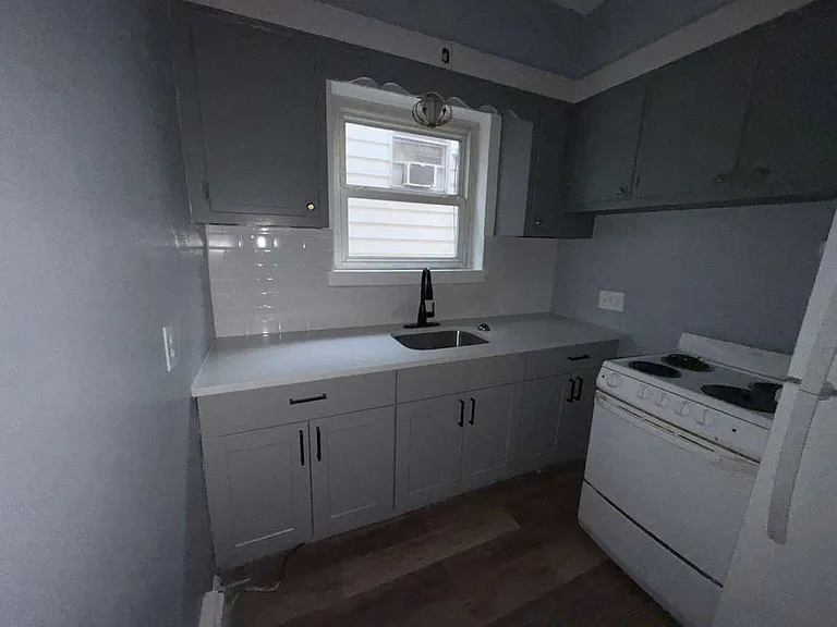 293 Parker St #7 — Photo 13