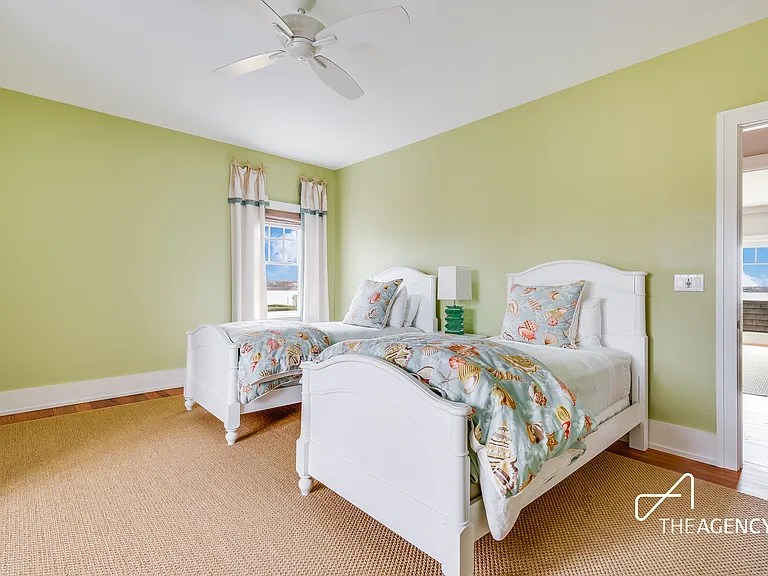 225 E Lake Dr — Photo 18