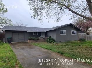 1321 Vista Dr, Central Pt, OR