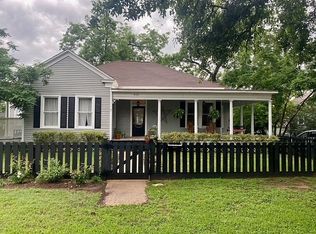 410 W Alamo St, Brenham, TX 77833 | Zillow