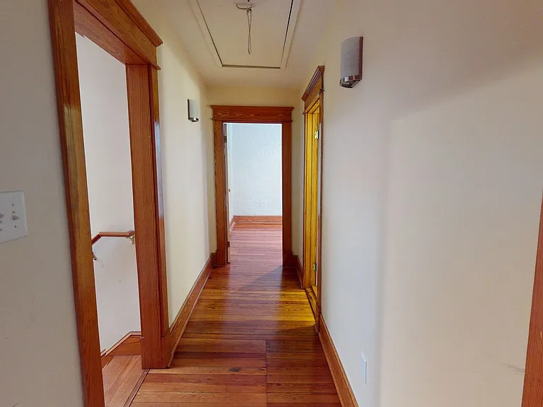 1915 E Market St #3 — Photo 22