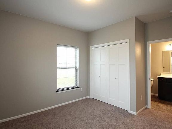5th image of 425 Penn Ct Unit 7