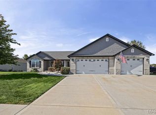 1015 Kankakee Trl, Mascoutah, IL 62258