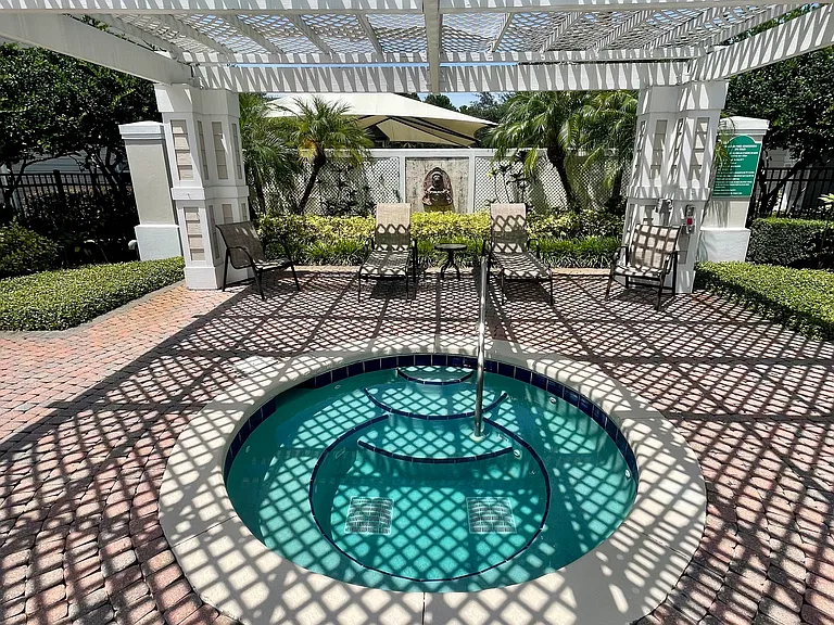 330 Southern Pecan Cir #103 — Photo 11