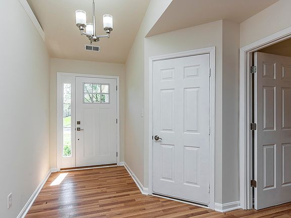 4th image of 1153 Parklawn Dr