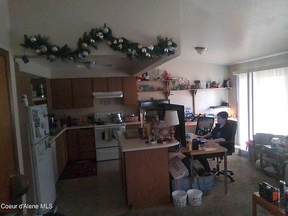 4th image of 923 E Spruce Ave