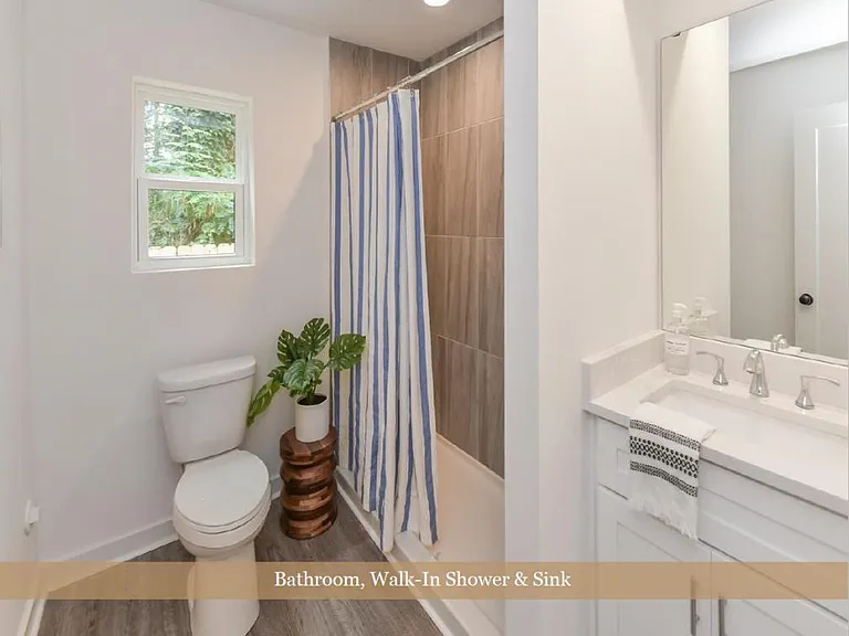 1530 Hawthorne Ln — Photo 14