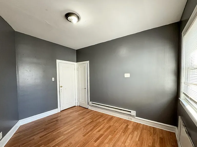 232 W Oak St #2 — Photo 9