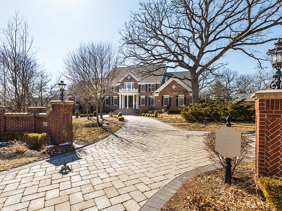 5th image of 1223 Oxford Ln