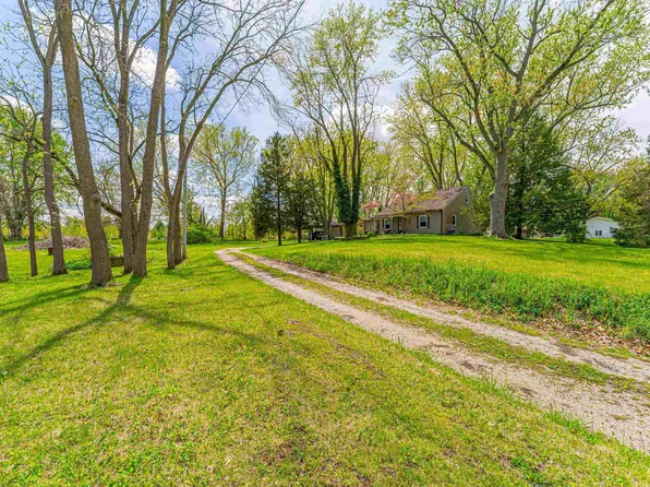 6112 Turkey Run Rd, Sherman, IL 62684