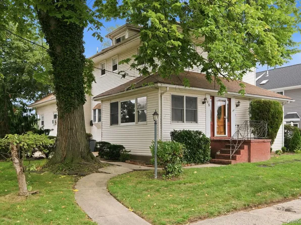 105 N Corona Avenue, Valley Stream, NY 11580