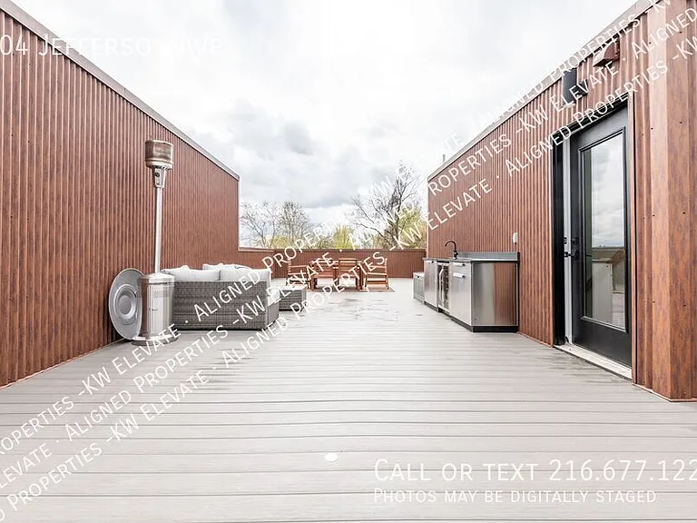 404 Jefferson Ave — Photo 3
