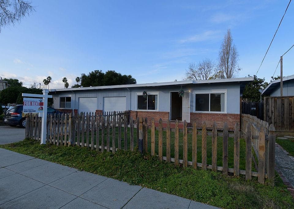 1st image of 92 Gladys Ave