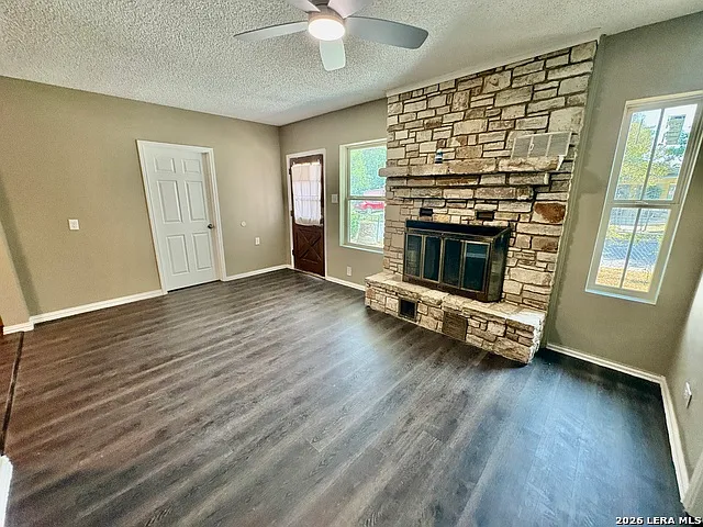 3 bed, 1.0 bath, 1060 sqft, $1,500 — Photo 4
