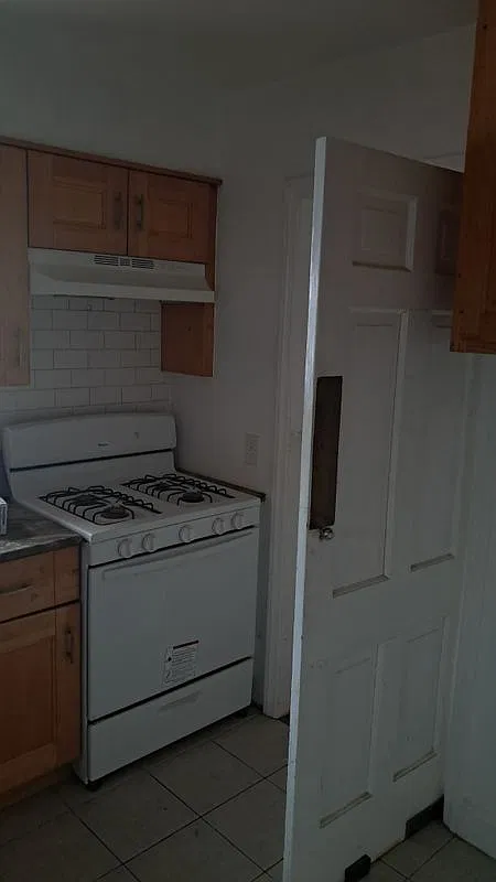 1 bed, 1.0 bath, 600 sqft, $1,900 — Photo 2