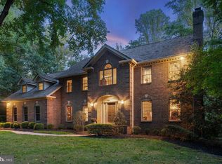 10203 Cedar Pond Dr, Vienna, VA