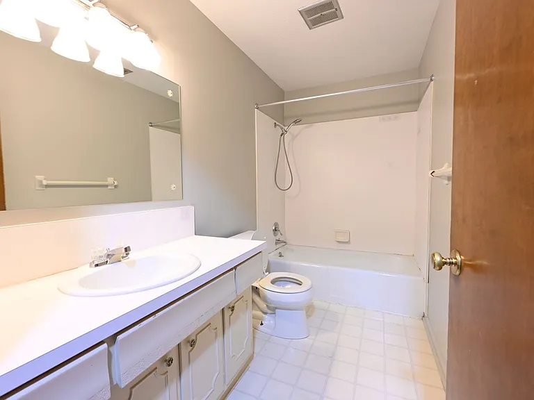 425 W Cook Rd #1 — Photo 13