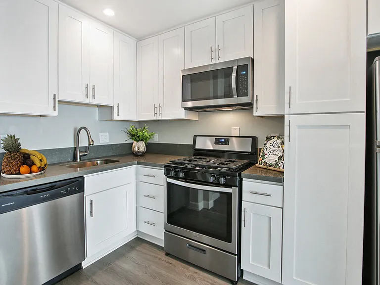 Sepulveda West Apartments — Photo 28