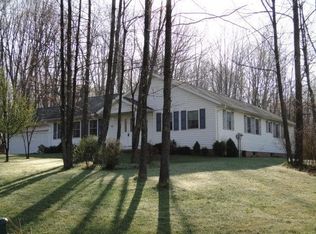 32 Carriage Ln, Grove City, PA
