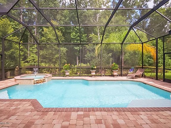 4th image of 209 Pinehurst Pointe Dr