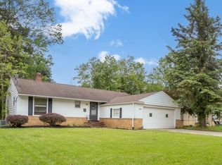 1100 Blanchester Rd, Lyndhurst, OH 44124