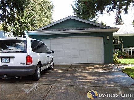 Oversized 2-car garage