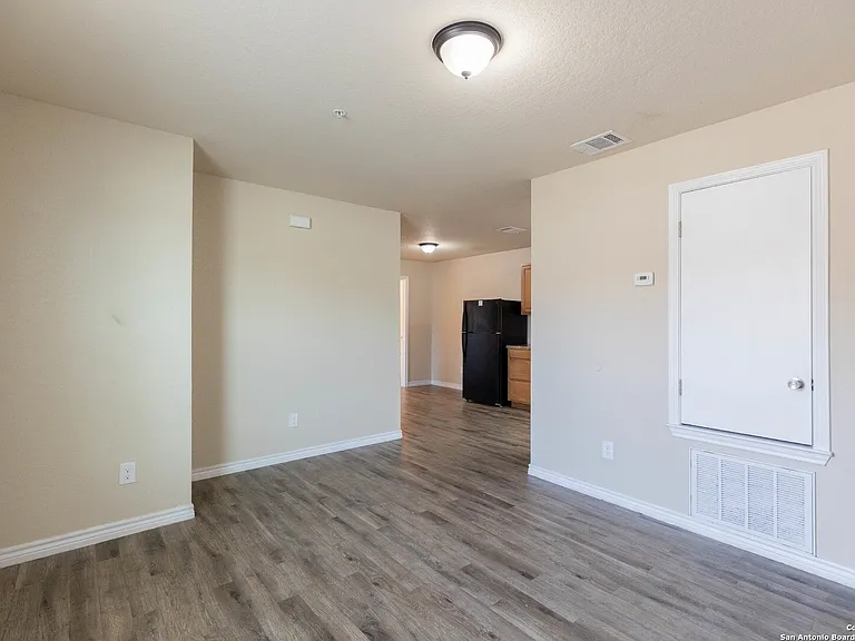8111 Landing Ave #1101 — Photo 9