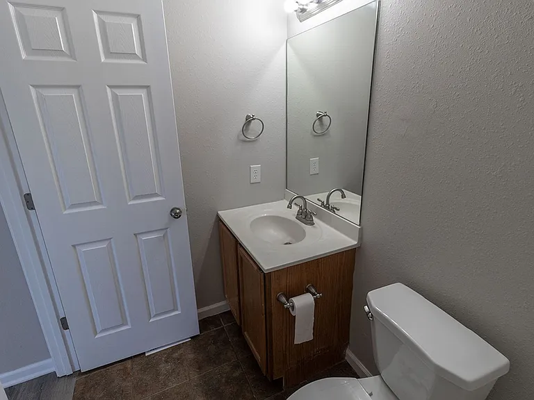 1401-1403 Bodie Dr — Photo 24