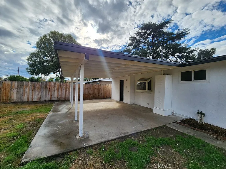 3975 Eileen St — Photo 16