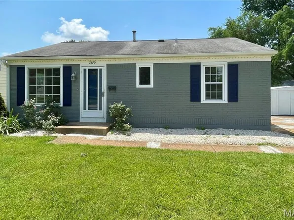 2490 Mullanphy Ln, Florissant, MO 63031