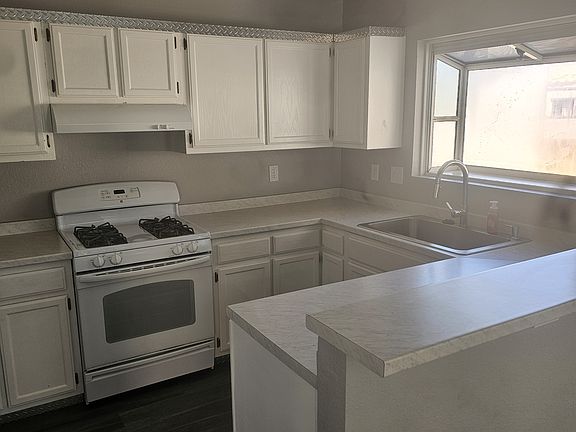 3rd image of 8020 James Grayson Dr