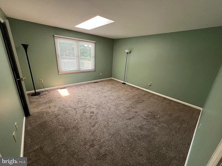 7 S Pointe Ln — Photo 11