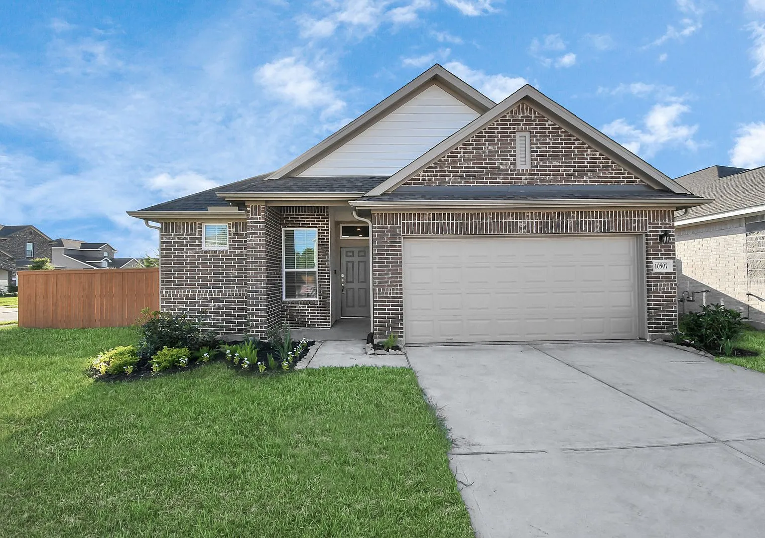 4 bed, 2.0 bath, 1596 sqft, $2,800 — Photo 2