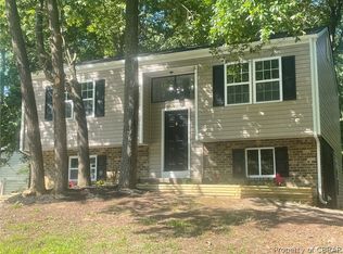 9545 Heather Rdg, North Chesterfield, VA 23237