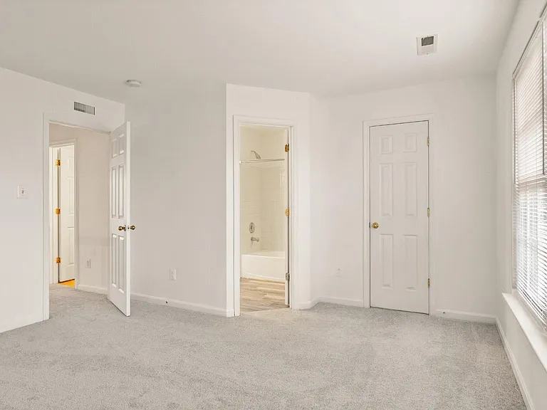 21753 Ladyslipper Sq — Photo 38
