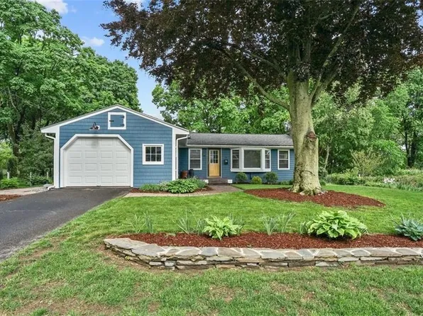 54 West St, East Greenwich, RI 02818