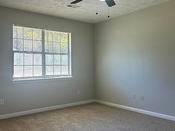 4th image of 8483 Pineland Dr